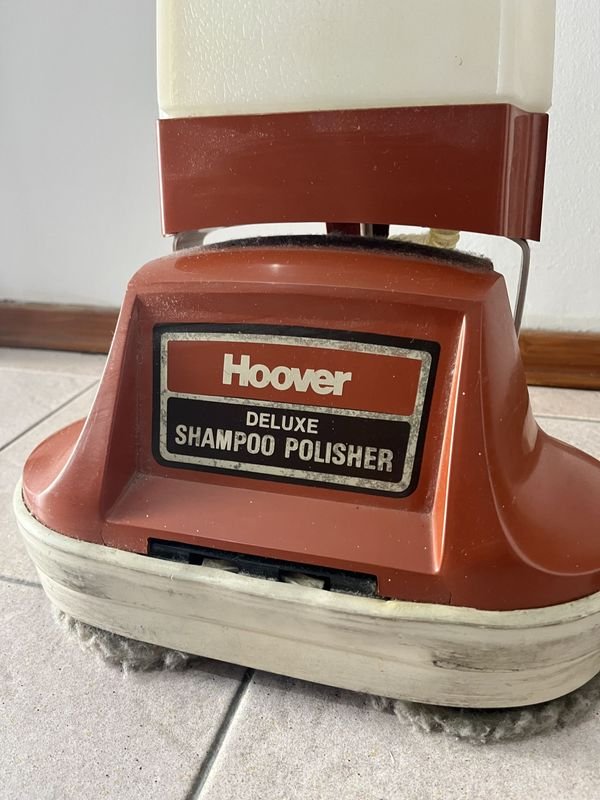 Lote siguiente: Enceradora Hoover marca enciende herramienta limpieza