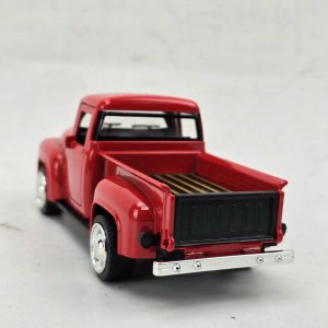 Lote anterior: Camioneta Ford F-100 a Escala Roja, Cuerpo Metálico