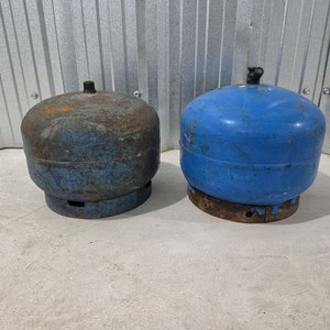 Lote siguiente: Dos Garrafas de Gas de 3 kg