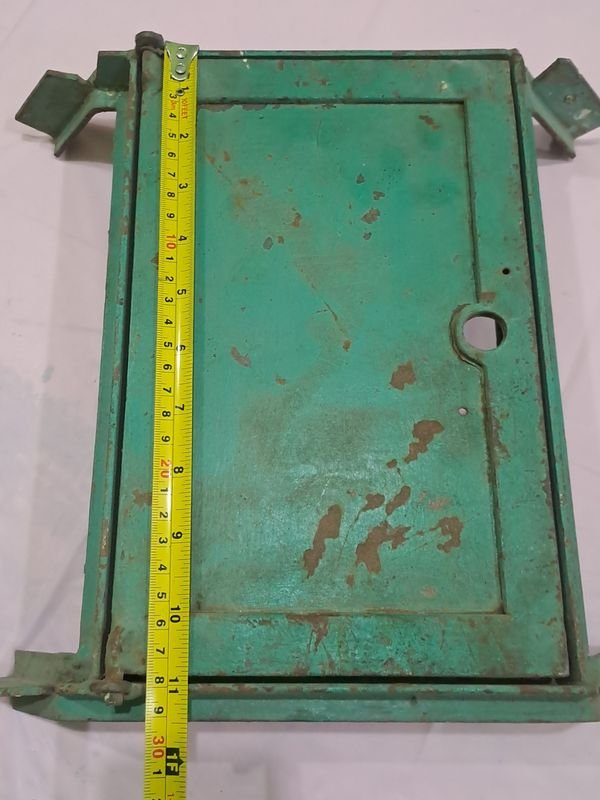 Puerta de caja fuerte en hierro de fundición antigua - imagen 3