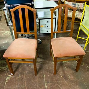 Juego de Comedor: Mesa Redonda de Madera con 4 Sillas Tapizadas - imagen 3