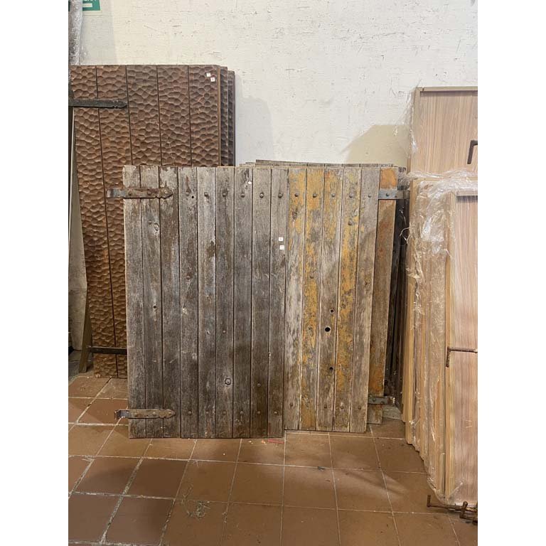 10 Postigones de Madera Rústica con Herrajes Metálicos