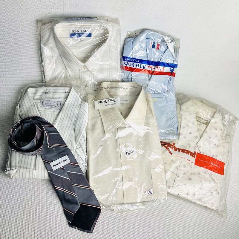 Lote siguiente: Camisas y corbata de alta calidad para caballero