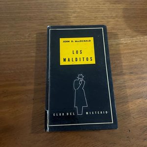 Lote siguiente: Lote de 3 Libros de Misterio: Los Malditos, La Bella y la Muerte, Una Pista en las Tinieblas