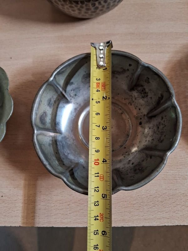 Lote de recipientes antiguos de peltre y plata - imagen 8