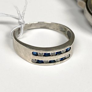 Anillo de Plata con Zafiros y Reloj Pulsera Dama Q&Q - imagen 4