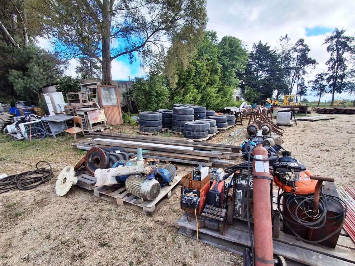 Lote de Maquinaria y Artículos Industriales Varios