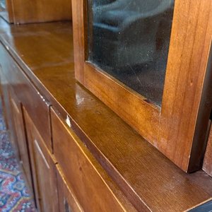 Aparador Moderno de Madera con Puertas y Estantes - imagen 8