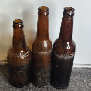 3 Botellas Antiguas de Cerveza Nacionales - imagen 3