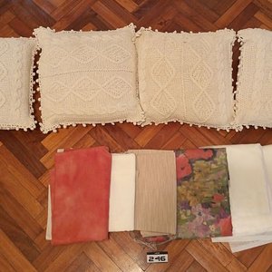 Lote anterior: Lote de 4 Almohadones Tejidos y Cortes de Tela