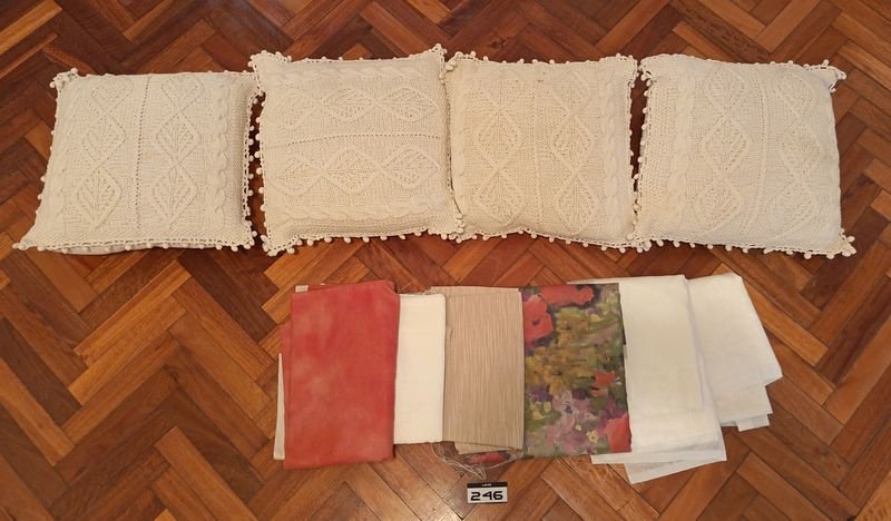 Lote de 4 Almohadones Tejidos y Cortes de Tela