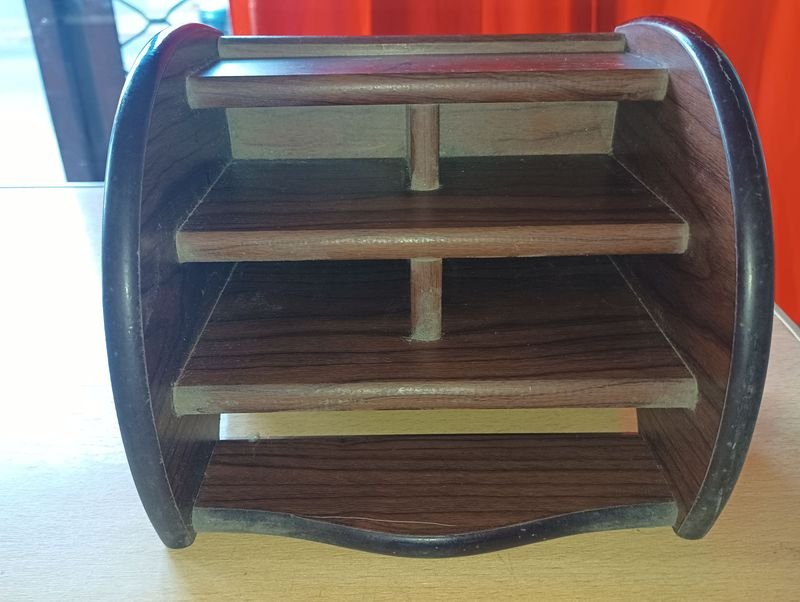Organizador de escritorio de madera color cedro - imagen 2