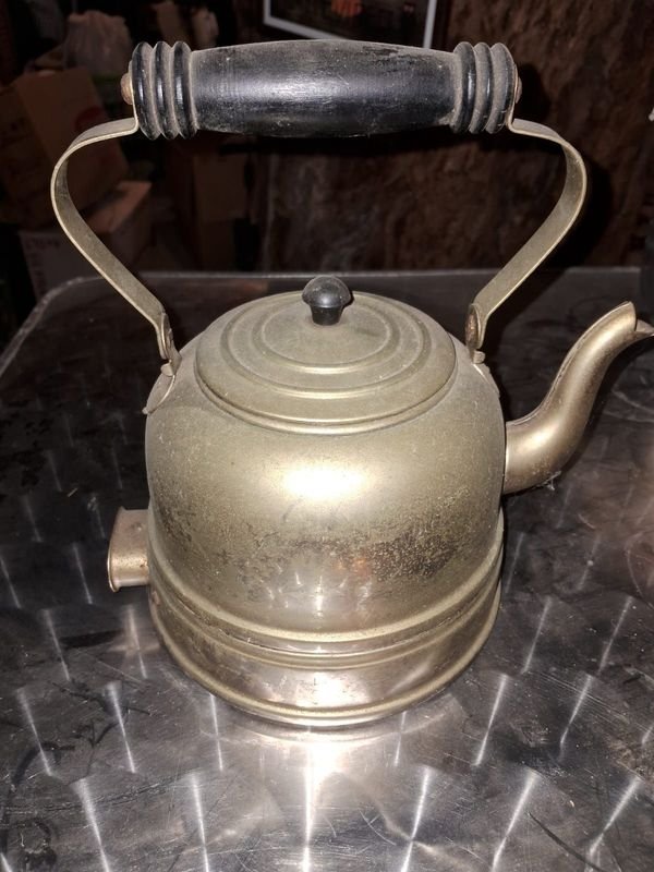 Caldera eléctrica antigua de metal para venta - imagen 3