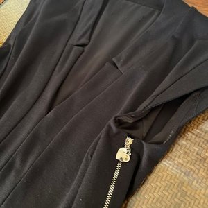 Vestido Negro Las Oreiro Talle M con Cierres Plateados - imagen 7