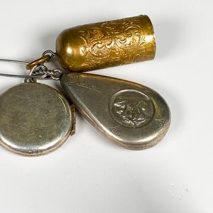 Conjunto de Relicario, Guarda Foto, Porta Libreta y Juego de Manicura Vintage - imagen 4