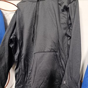 Lote siguiente: Canguro Gris Oscuro con Bolsillo Frontal
