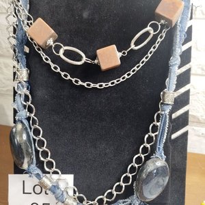 Lote de 4 Collares Largos Estilo Vintage con Tela y Pedrería - imagen 2
