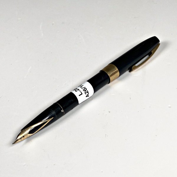 Pluma Fuente Schafer Negra con Detalles Dorados