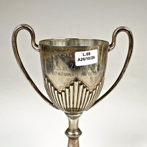 Trofeo Metálico WMF 1932 con Inscripción - imagen 2