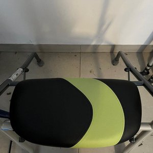 Andador Ortopédico Plegable con Asiento Negro y Verde - imagen 2