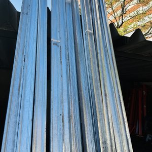 Lote #043A – Diez paquetes de perfiles omega cada paquete contiene 20 unidades – pueden presentar detalles de oxido - imagen 5