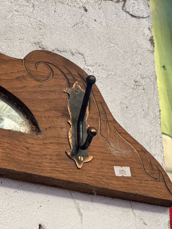 ESPEJO BISELADO MARCO EN ROBLE CON PERCHAS - imagen 2