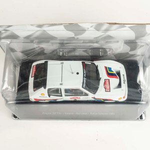 Auto Peugeot 205 T16  Vatanen - Harryman Rally Sanremo 1984 escala 1/24 en su estuche original. - imagen 2