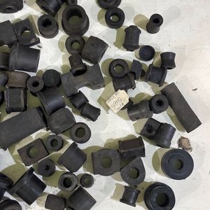 Lote de Bujes de Goma Varios - imagen 2