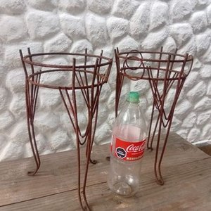 Par de Maceteros Vintage de Hierro con Patas - imagen 3