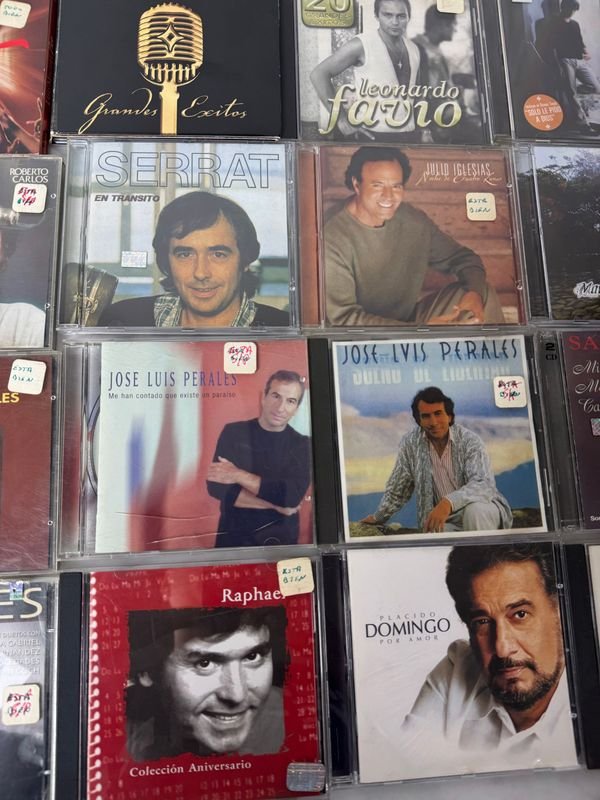 Colección de CDs de artistas reconocidos - imagen 8