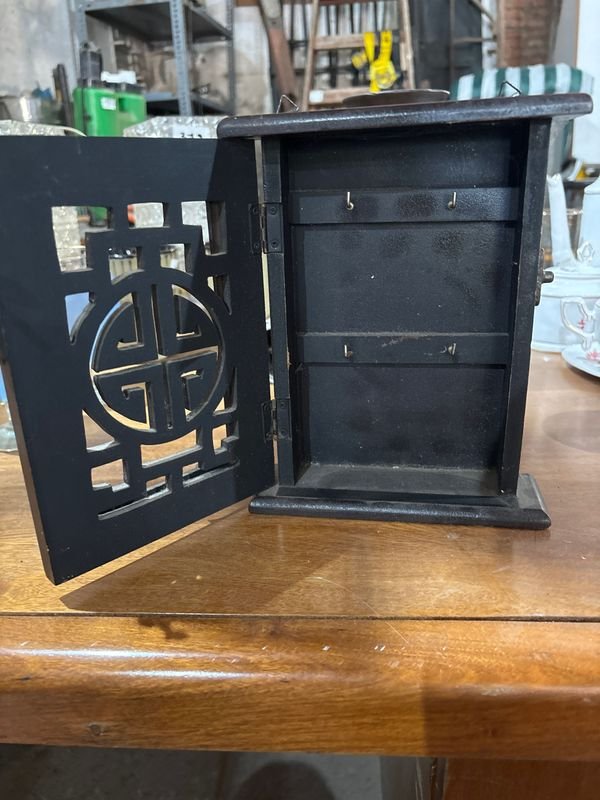 Item 846894 - Image 1