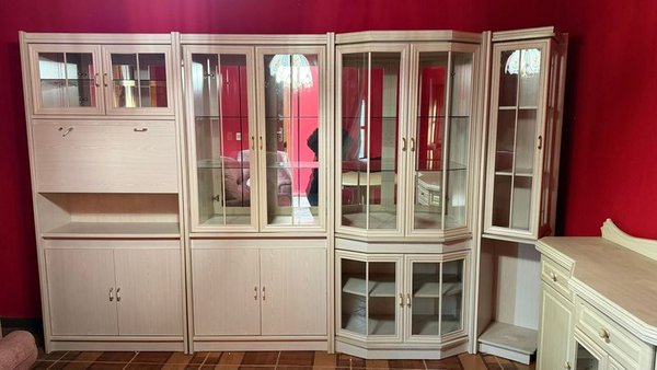 Aparador Modular con Vitrinas de MDF Laminado de Calidad