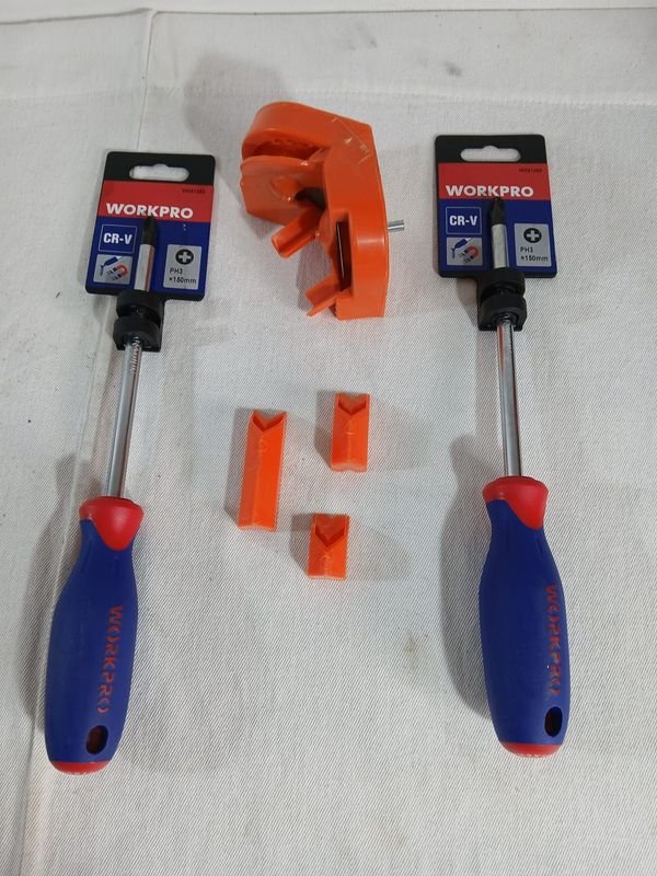Set de 2 Destornilladores Phillips y Afilador de Mechas Workpro