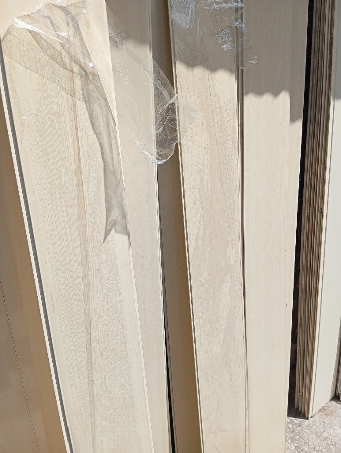 Tablas de cielorraso beige imitación madera - imagen 5