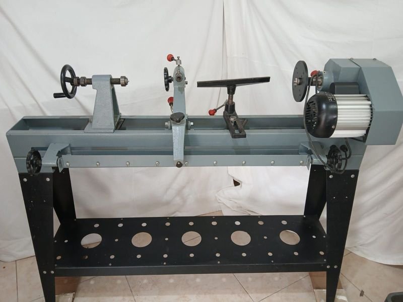Torno Copiador para Madera Neo RWL1000GV con Motor de Inducción