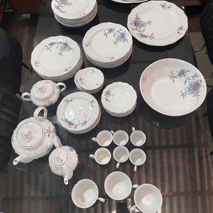 Juego de Porcelana Olmos: Vajilla Completa con Tazas, Platos y Fuentes - imagen 2