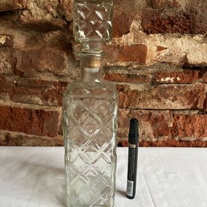 Botellón de Vidrio Repujado para Whisky con Tapón - imagen 7