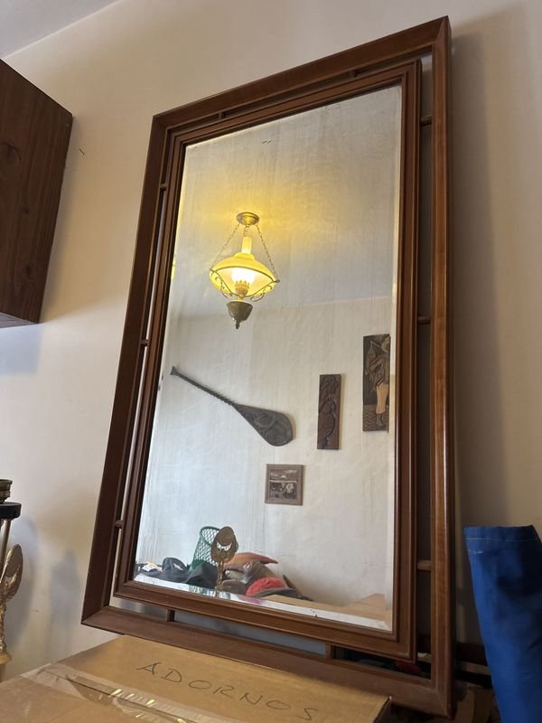 Lote anterior: Espejo Biselado Vintage de la Década de 1960