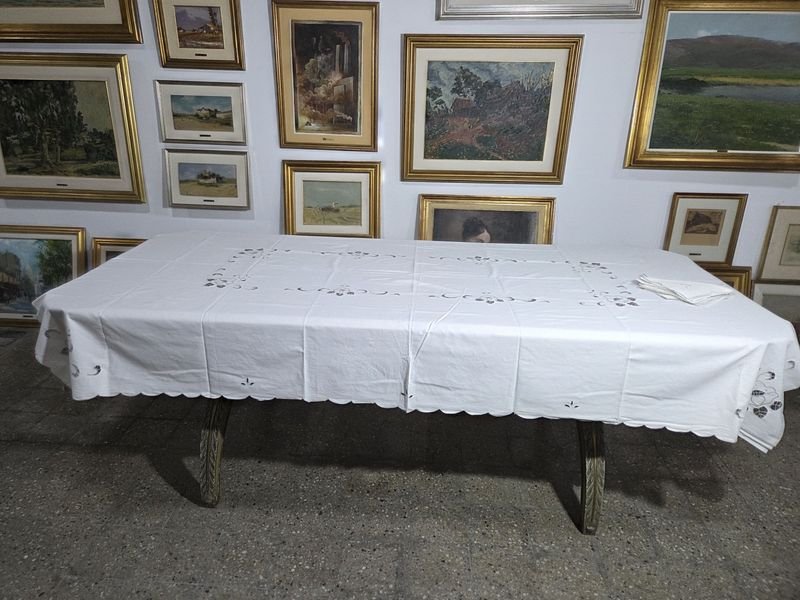 Mantel calado y bordado con servilletas - imagen 2