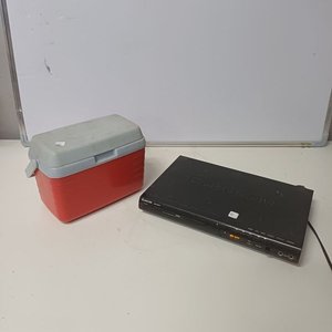 Reproductor DVD Eurocom y Mini Conservadora Roja - imagen 1