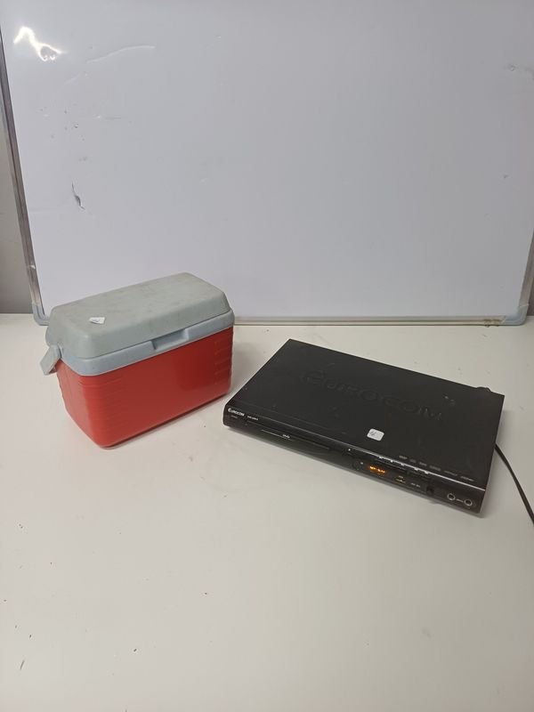 Reproductor DVD Eurocom y Mini Conservadora Roja