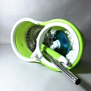 Balde Escurridor Plástico Verde y Blanco con Mopa y Mango Metálico - imagen 2