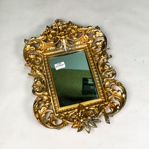 Espejo de Colgar con Marco Labrado en Metal Dorado Estilo Barroco - imagen 2