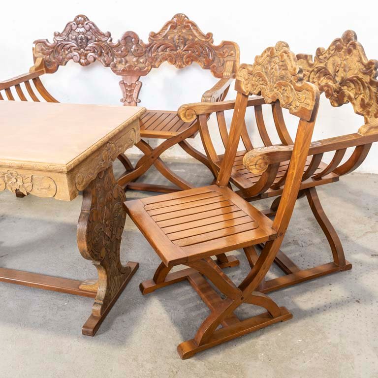 Muebles de estilo veneciano tallados en madera - imagen 3