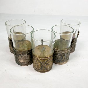 Conjunto de 5 Vasos Hialinos con Bordes Metálicos y Asas - imagen 2