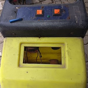 Lavadora y fregadora de pisos profesional Dixter Super Kliner 550. Equipo robusto de alta productividad diseñado para limpiar y secar superficies medianas a grandes en una sola pasada, optimizando drásticamente los tiempos de trabajo - Con Detalles Se Vende a al Vista - imagen 9