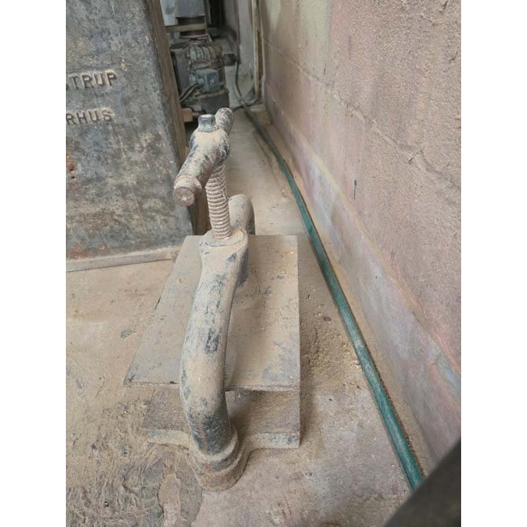 Item 2101225 - Image 1