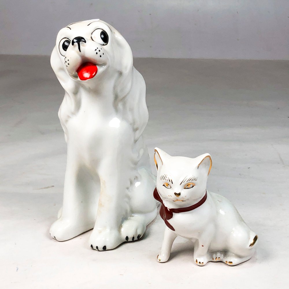 Figuras de Porcelana Blanca: Perro y Gato