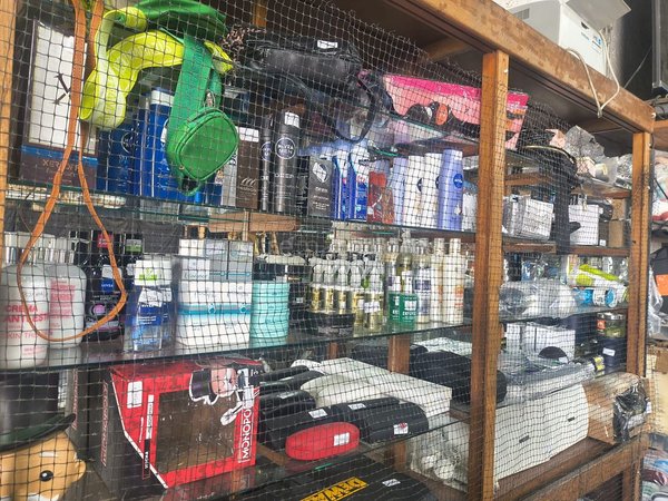 Lote Variado de Artículos de Cuidado Personal y Hogar