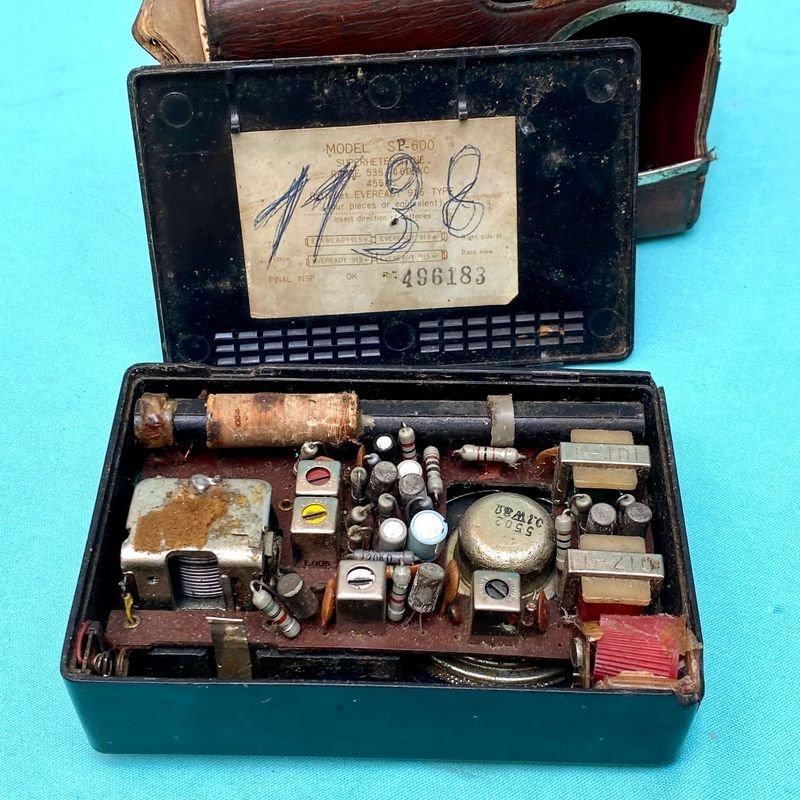 Antigua radio Spica con su estuche original - imagen 6